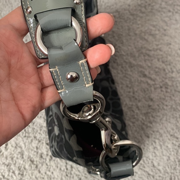 Coach Rare Largest Carly Hobo Bag J0926-F13981 - Picture 8 of 16